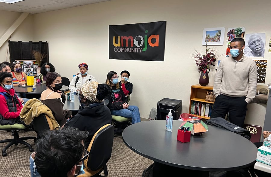 BCC Umoja Scholars Build Community at Traditional Meet & Greet